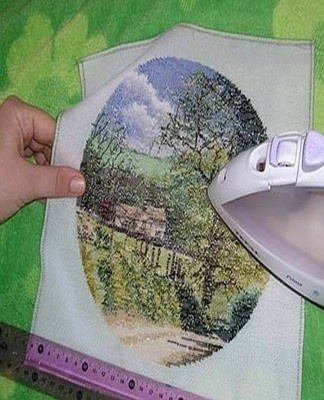 You must iron the product carefully, as the hot iron may cause deformation of the pattern or threads.