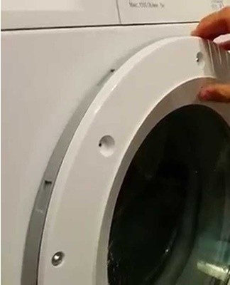 Large amounts of foam may form during washing.