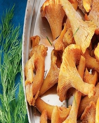 Sterilization method: pour the mushrooms into the container, wipe the lid from the inside with alcohol, set the jar on fire and close it.