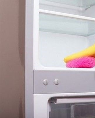 wash the refrigerator