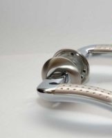 How to repair metal entrance doors with your own hands