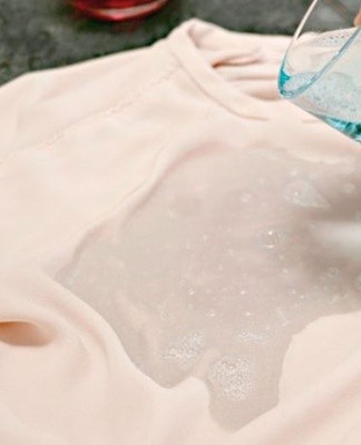 Professional stain removers contain oxalic and hydrofluoric acids.