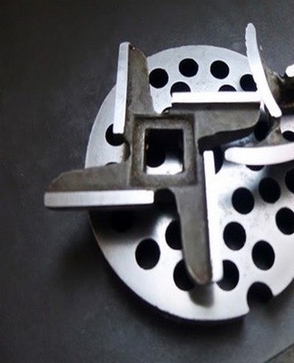 To properly sharpen a knife, you must familiarize yourself with the procedure for performing the procedure.