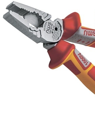 When disassembling the washer body, you must disconnect the drain hose to gain access to the bearing.