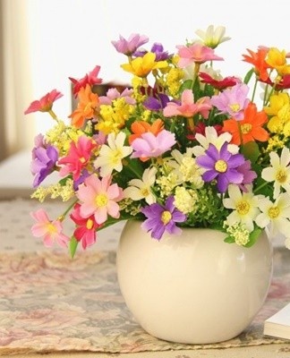 Plastic artificial flowers have a long service life,
