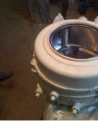 Bearings removed from the tank are carefully inspected for any mechanical damage.