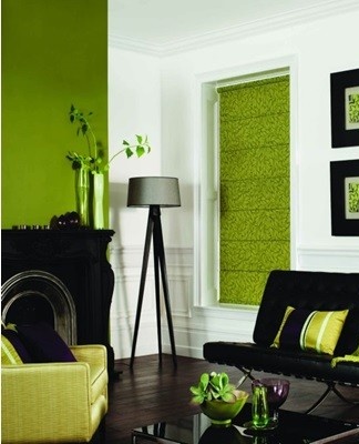 Simple shaped curtains are obtained by sewing straight strips of fabric.