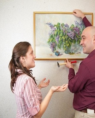 Some claim that only small canvases are placed in the kitchen, but this is not the case.