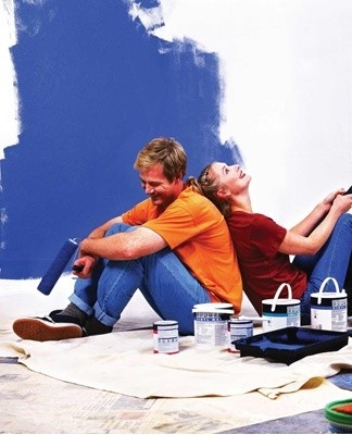 This method is carried out with a sponge soaked in paint and applied to the wall over the entire surface.