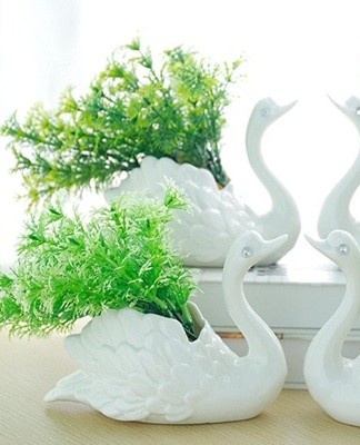 When forming artificial bouquets, it is recommended to give preference to expensive materials.