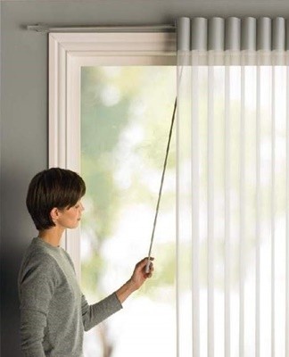A set with blinds for plastic windows may include other additional elements.