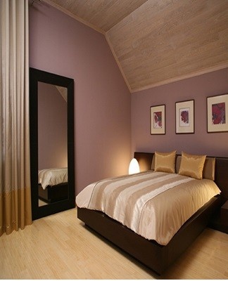 It is not difficult to create a relaxing atmosphere with pleasant decor and furniture with the help of designers.