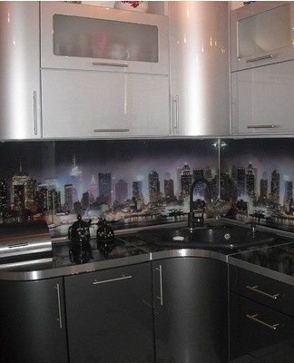 The combination of gray and black helps to make the interior deep and voluminous.