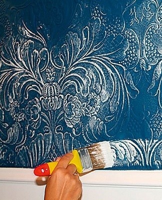 modern designers often use this type of design to decorate small living rooms.