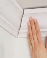 How to properly glue a foam ceiling plinth with your own hands