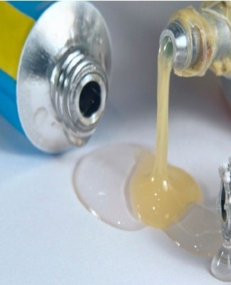 Due to its high adhesion rate, it effectively binds various tissues together.