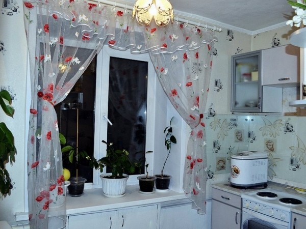 curtains with flowers