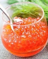 How and how much can red caviar be stored at home?