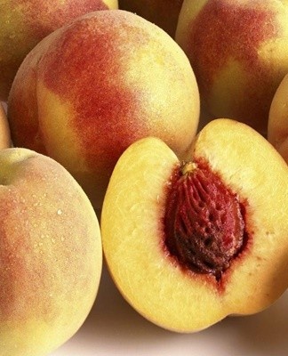 For such freezing, overripe fruits are used, which have begun to leave juice.