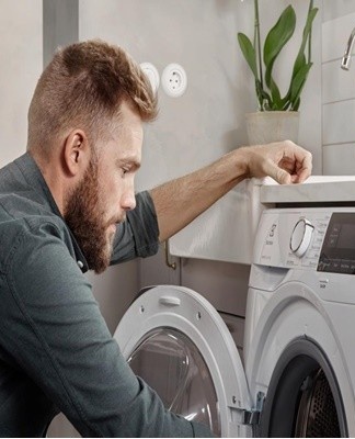 It is necessary to check the voltage in the network, pressure sensors and the pressure switch itself.