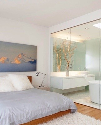 Glass partitions help to carry out zoning in the most convenient way.