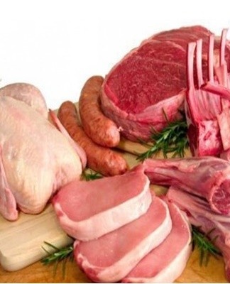 To keep the meat at room temperature for 2 days, it is placed in a bowl of cold water.