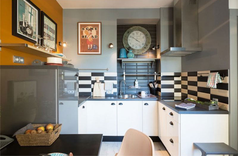 To create a beautiful interior, color accents should be placed correctly.