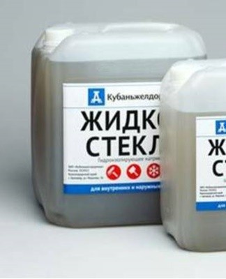 Liquid glass, when added to the composition of the solution, helps to increase tightness.