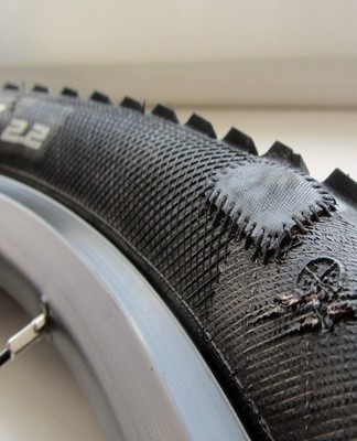 The most difficult action is considered to be removing the camera from the assembled wheel.