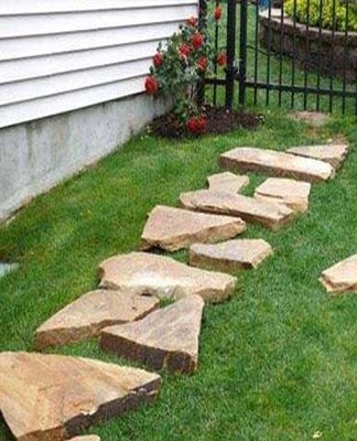 The quality and appearance of a garden path in the country depends on the quality of its design.