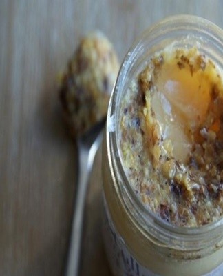 To prepare the ointment, it is worth taking petroleum jelly or fish oil as a base.