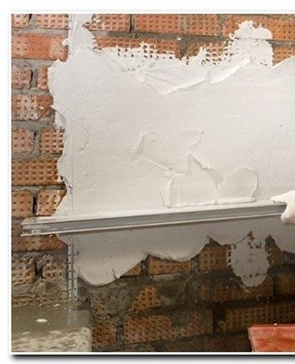 It is not enough to simply remove the old wall covering and apply plaster to it.