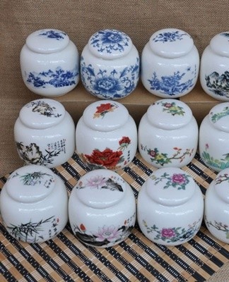 Porcelain is neutral, odorless, does not react with the product.