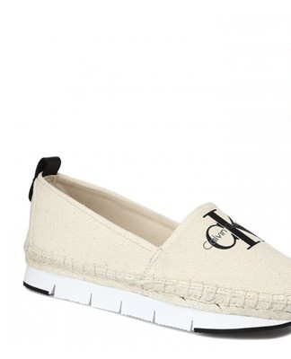 Many people make these mistakes when cleaning this type of shoe.