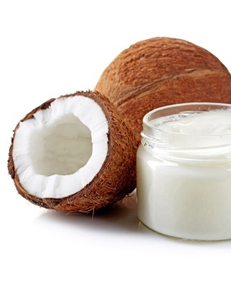 When choosing an oil, products containing additives should be avoided: the label should clearly state “100% coconut oil”.