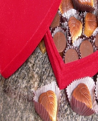 Gifts ordered from authors of chocolate desserts cannot be kept for more than 30 days.