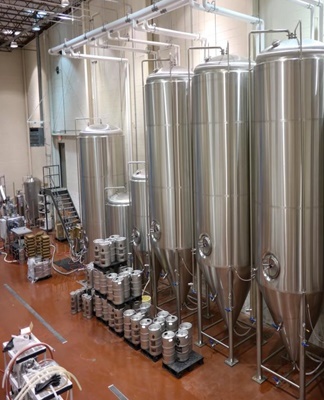 Live, craft and draft beers are sold in kegs, which are filled directly at the brewery.