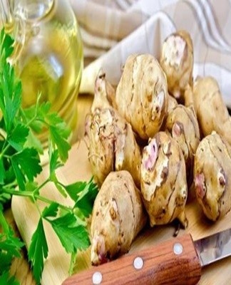 Air-drying root crops is one of the most affordable and popular methods for preserving key properties.