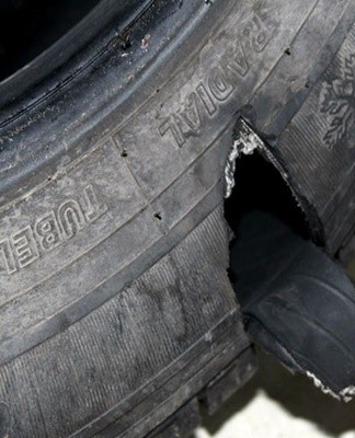 To firmly glue a vacuum cleaner or other rubber product, you must follow the instructions