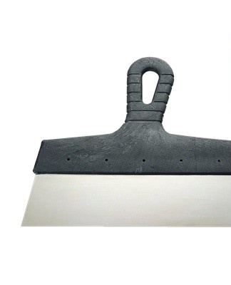 A felt or plastic trowel is needed to level the surface of the vehicle.