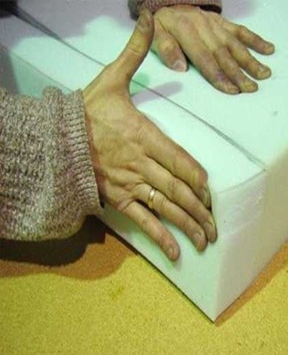 It is quite easy to glue the foam rubber fragments.