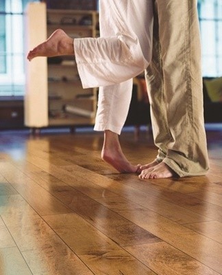 Different shades of laminate are suitable for him.