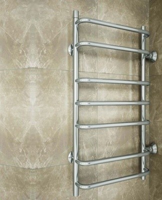 When choosing a water model of towel warmers, it is recommended to pay attention to the level of pressure inside the pipes.