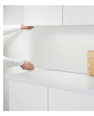 Builders recommend pre-assembling and assembling the panels to facilitate final assembly.