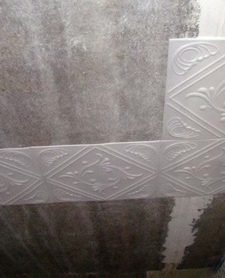 For concrete and plasterboard ceilings, this procedure is not required.