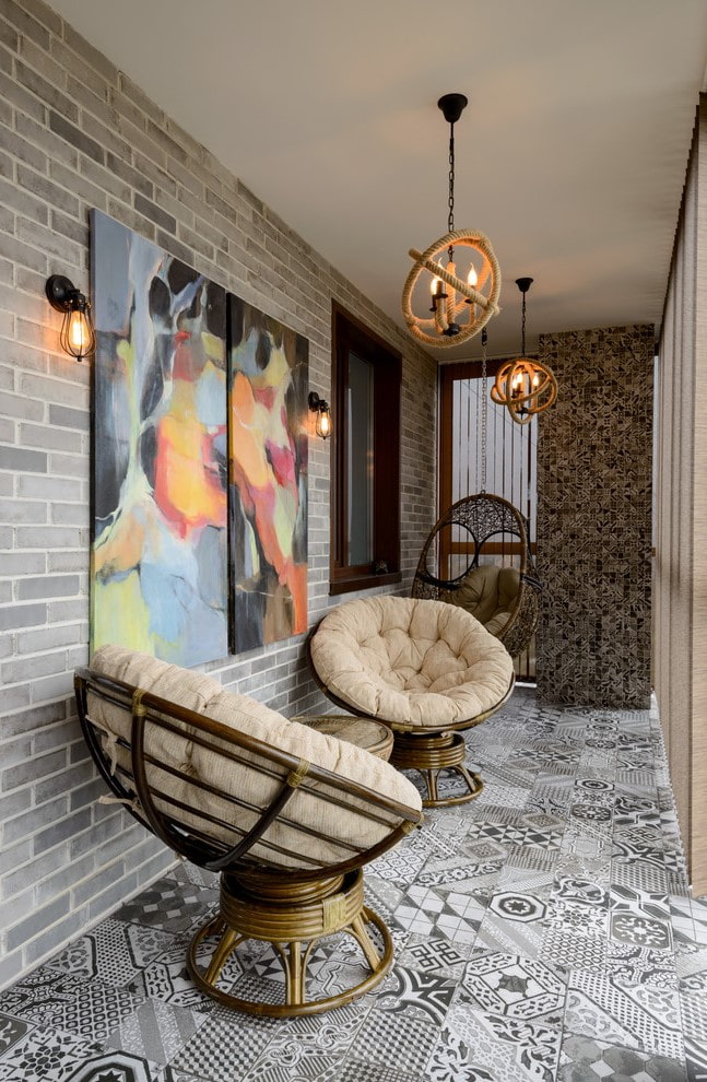 Ceramic tiles or mosaics