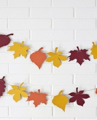 To begin with, the leaves must be peeled and dried, removing the cuttings.