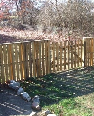 The fence using these products is mounted according to a standard algorithm.