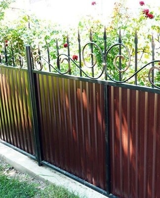 Fences made of opaque materials are essential to create an intimate, intimate, calm and serene atmosphere.