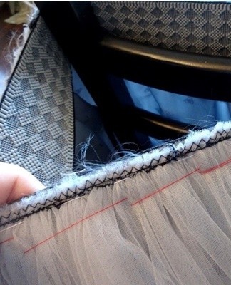 A fluffy and airy tulle skirt is made on a sewn elastic band.